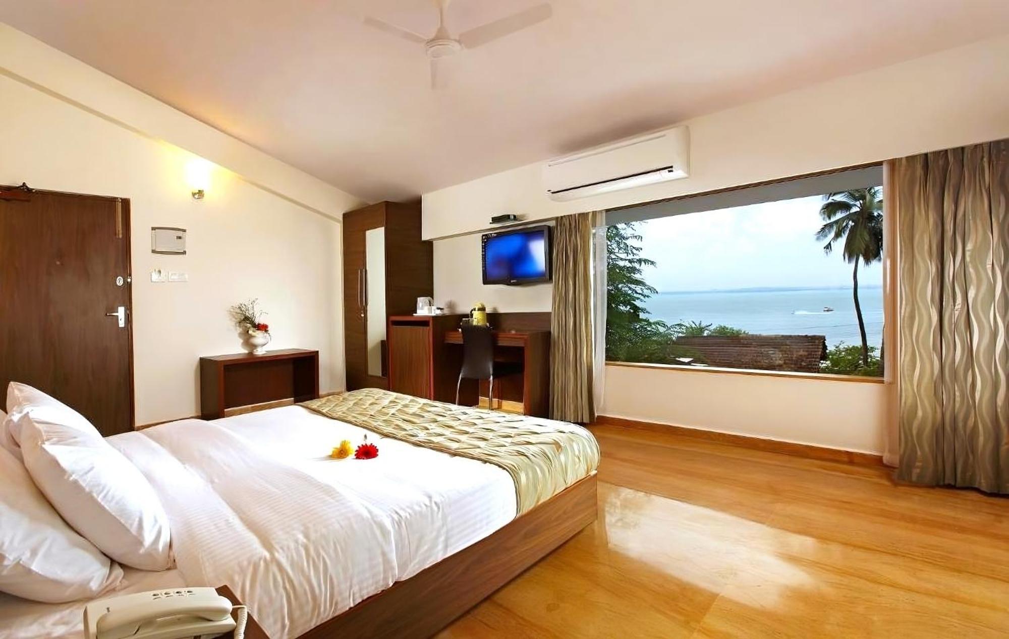 The Hawaii Comforts Panaji Exterior photo